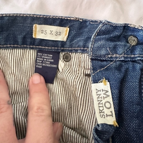 Madewell Skinny Low Jeans in medium dark wash - 25 x 32 - Picture 4 of 7